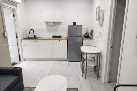 Снять в аренду коммерческую недвижимость в Норт-Майами, Флорида 115.85м2, № 1989957 - фото 13