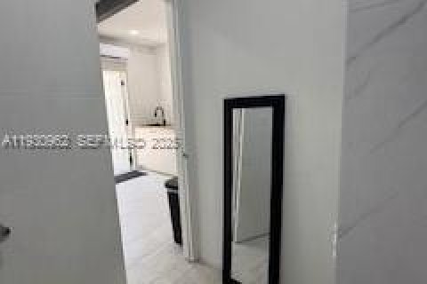 Снять в аренду коммерческую недвижимость в Норт-Майами, Флорида 115.85м2, № 1989957 - фото 11