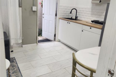 Снять в аренду коммерческую недвижимость в Норт-Майами, Флорида 115.85м2, № 1989957 - фото 14