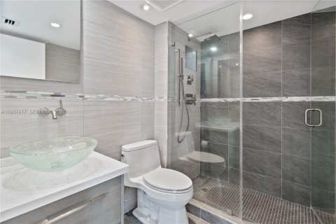 Снять в аренду кондоминиум в Майами-Бич, Флорида 2 спальни, 96.8м2, № 2003893 - фото 25