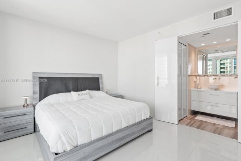 Снять в аренду кондоминиум в Майами-Бич, Флорида 2 спальни, 96.8м2, № 2003893 - фото 17