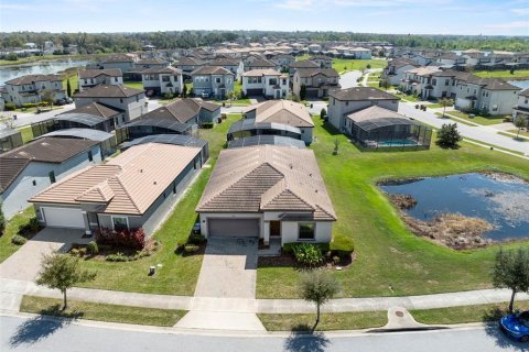 House in Haines City, Florida 4 bedrooms, 138.42 sq.m. № 1551394 - photo 21