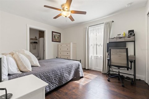House in Saint Petersburg, Florida 2 bedrooms, 102.19 sq.m. № 1856222 - photo 17