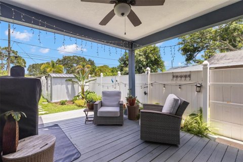 House in Saint Petersburg, Florida 2 bedrooms, 102.19 sq.m. № 1856222 - photo 25