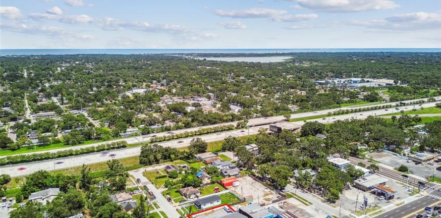 Commercial property in Saint Petersburg, Florida 356.74 sq.m. № 1842319