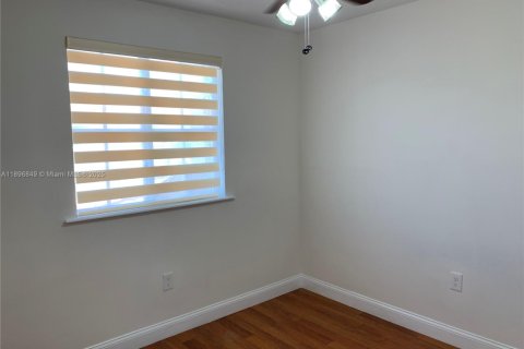 Снять в аренду таунхаус в Майами, Флорида 3 спальни, 136.19м2, № 2014878 - фото 22