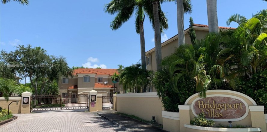 Таунхаус в Майами, Флорида 3 спальни, 136.19м2 № 2014878