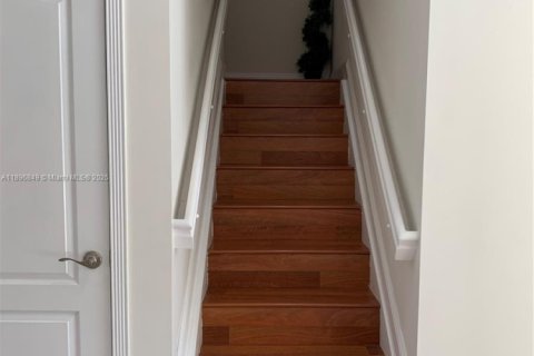 Снять в аренду таунхаус в Майами, Флорида 3 спальни, 136.19м2, № 2014878 - фото 13