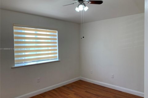 Снять в аренду таунхаус в Майами, Флорида 3 спальни, 136.19м2, № 2014878 - фото 16