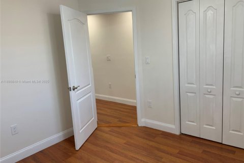 Снять в аренду таунхаус в Майами, Флорида 3 спальни, 136.19м2, № 2014878 - фото 23