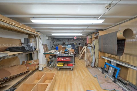 Propiedad comercial en venta en Miami, Florida № 1934735 - foto 10