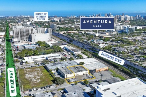 Propiedad comercial en venta en Miami, Florida № 1934735 - foto 17