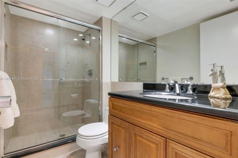 Condo in Fort Lauderdale, Florida, 2 bedrooms  № 1892753 - photo 18