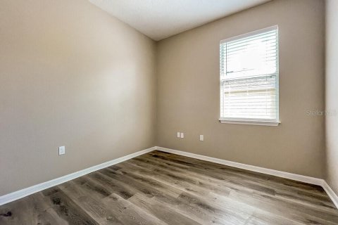 Villa ou maison à louer à New Port Richey, Floride: 4 chambres, 182.83 m2 № 2406275 - photo 12