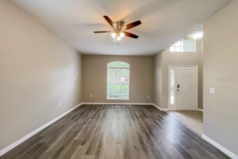 Villa ou maison à louer à New Port Richey, Floride: 4 chambres, 182.83 m2 № 2406275 - photo 3