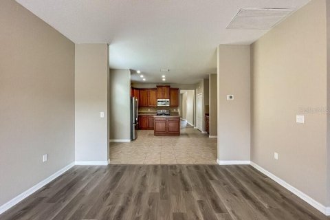 Villa ou maison à louer à New Port Richey, Floride: 4 chambres, 182.83 m2 № 2406275 - photo 6