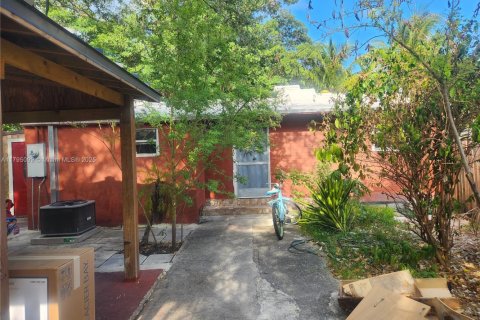 House in Miami, Florida 3 bedrooms, 126.72 sq.m. № 1860997 - photo 3