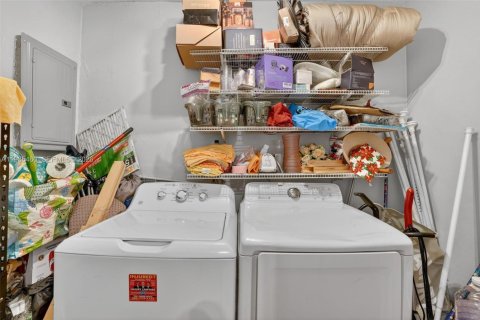 Casa en alquiler en Miami, Florida, 2 dormitorios, 92.9 m2 № 2047046 - foto 17