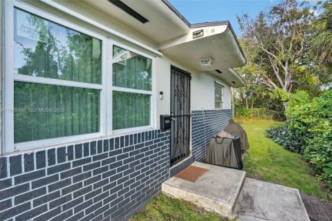 Casa en alquiler en Miami, Florida, 2 dormitorios, 92.9 m2 № 2047046 - foto 5