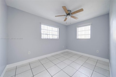Casa en alquiler en Miami, Florida, 2 dormitorios, 92.9 m2 № 2047046 - foto 15