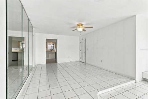 Copropriété à vendre à Bradenton, Floride: 2 chambres, 145.02 m2 № 2398764 - photo 9