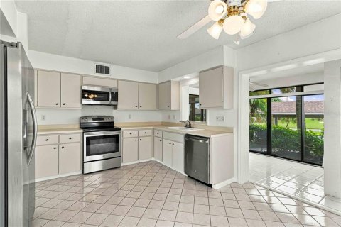 Copropriété à vendre à Bradenton, Floride: 2 chambres, 145.02 m2 № 2398764 - photo 18