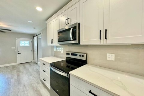 Villa ou maison à louer à Tampa, Floride: 3 chambres, 124.21 m2 № 1845021 - photo 8
