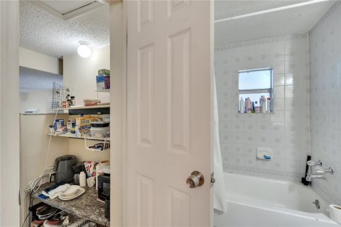 Casa en alquiler en Orlando, Florida, 3 dormitorios, 94.3 m2 № 1688166 - foto 24