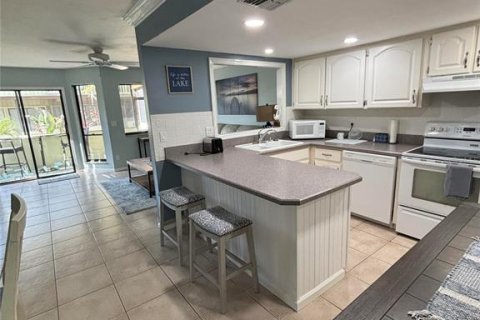 Townhouse in Sebring, Florida 2 bedrooms, 139.82 sq.m. № 2098183 - photo 3