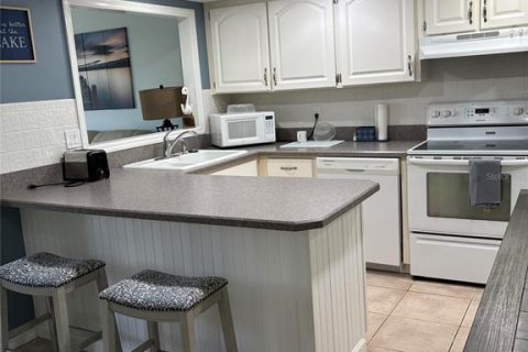 Townhouse in Sebring, Florida 2 bedrooms, 139.82 sq.m. № 2098183 - photo 12