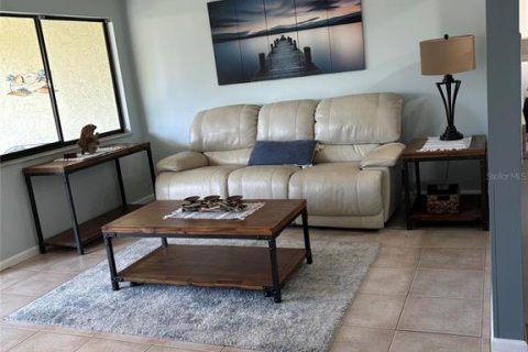 Townhouse in Sebring, Florida 2 bedrooms, 139.82 sq.m. № 2098183 - photo 9