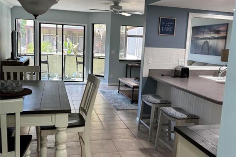 Townhouse in Sebring, Florida 2 bedrooms, 139.82 sq.m. № 2098183 - photo 10