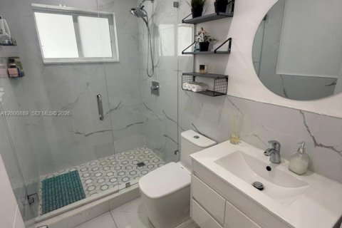 House in Hollywood, Florida 3 bedrooms, 89.19 sq.m. № 2065096 - photo 25