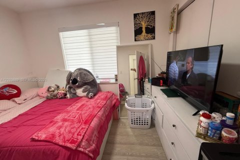 House in Hollywood, Florida 3 bedrooms, 89.19 sq.m. № 2065096 - photo 29