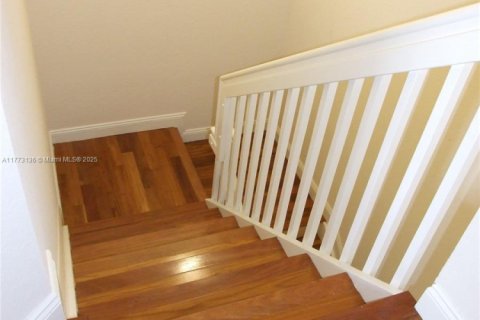 Townhouse in Miramar, Florida 3 bedrooms, 157.93 sq.m. № 1811280 - photo 4