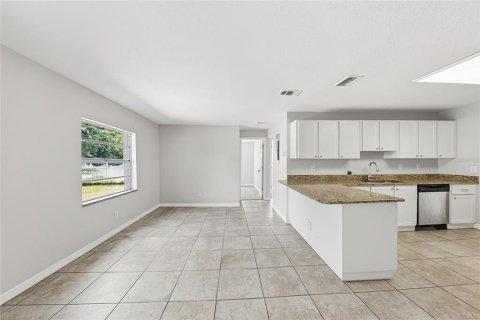 Villa ou maison à vendre à Tampa, Floride: 3 chambres, 133.22 m2 № 2411667 - photo 4