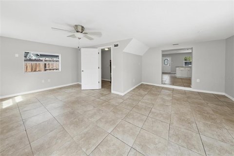 Villa ou maison à vendre à Tampa, Floride: 3 chambres, 133.22 m2 № 2411667 - photo 2
