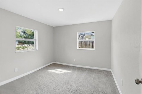 Villa ou maison à vendre à Tampa, Floride: 3 chambres, 133.22 m2 № 2411667 - photo 12