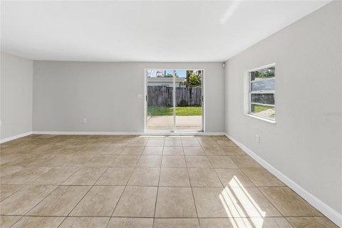 Villa ou maison à vendre à Tampa, Floride: 3 chambres, 133.22 m2 № 2411667 - photo 3