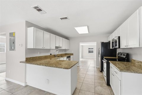 Villa ou maison à vendre à Tampa, Floride: 3 chambres, 133.22 m2 № 2411667 - photo 6