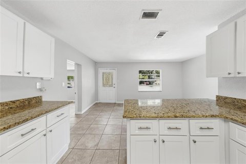 Villa ou maison à vendre à Tampa, Floride: 3 chambres, 133.22 m2 № 2411667 - photo 7