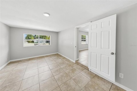 Villa ou maison à vendre à Tampa, Floride: 3 chambres, 133.22 m2 № 2411667 - photo 8