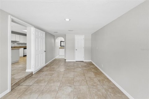 Villa ou maison à vendre à Tampa, Floride: 3 chambres, 133.22 m2 № 2411667 - photo 9