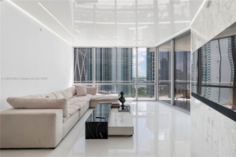 Condo in Miami, Florida, 2 bedrooms  № 1872687 - photo 5