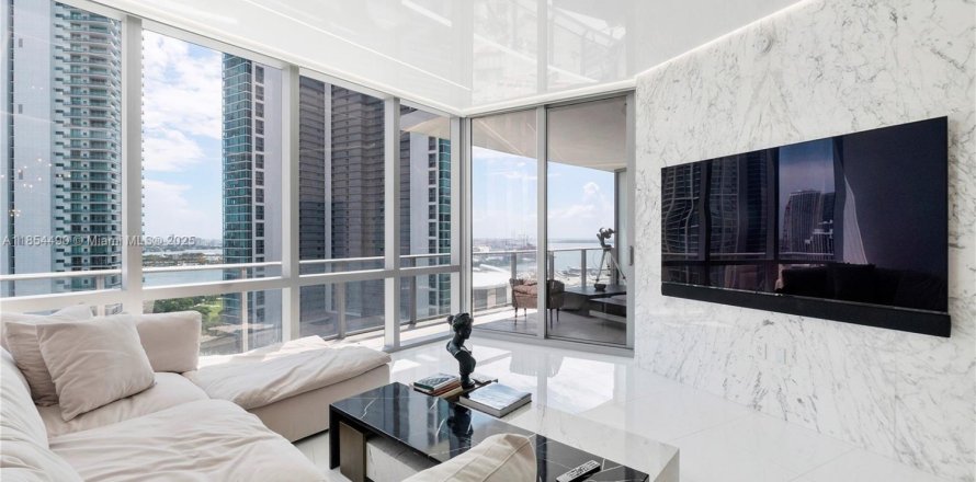 Condo in Miami, Florida, 2 bedrooms № 1872687