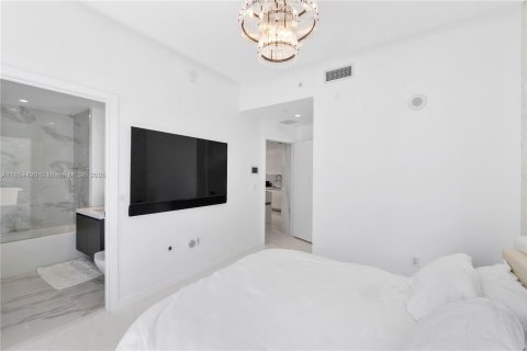 Condo in Miami, Florida, 2 bedrooms  № 1872687 - photo 26