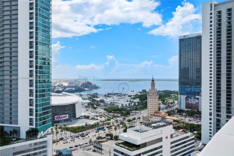 Condo in Miami, Florida, 2 bedrooms  № 1872687 - photo 14