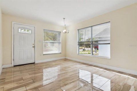 House in Sanford, Florida 3 bedrooms, 107.02 sq.m. № 2133108 - photo 3
