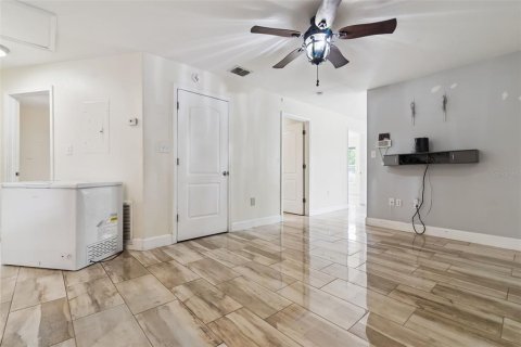 House in Sanford, Florida 3 bedrooms, 107.02 sq.m. № 2133108 - photo 5
