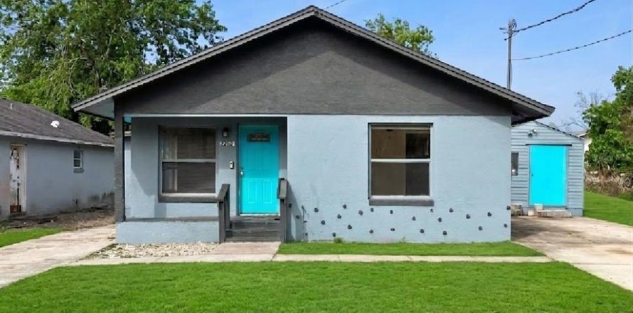 House in Sanford, Florida 3 bedrooms, 107.02 sq.m. № 2133108
